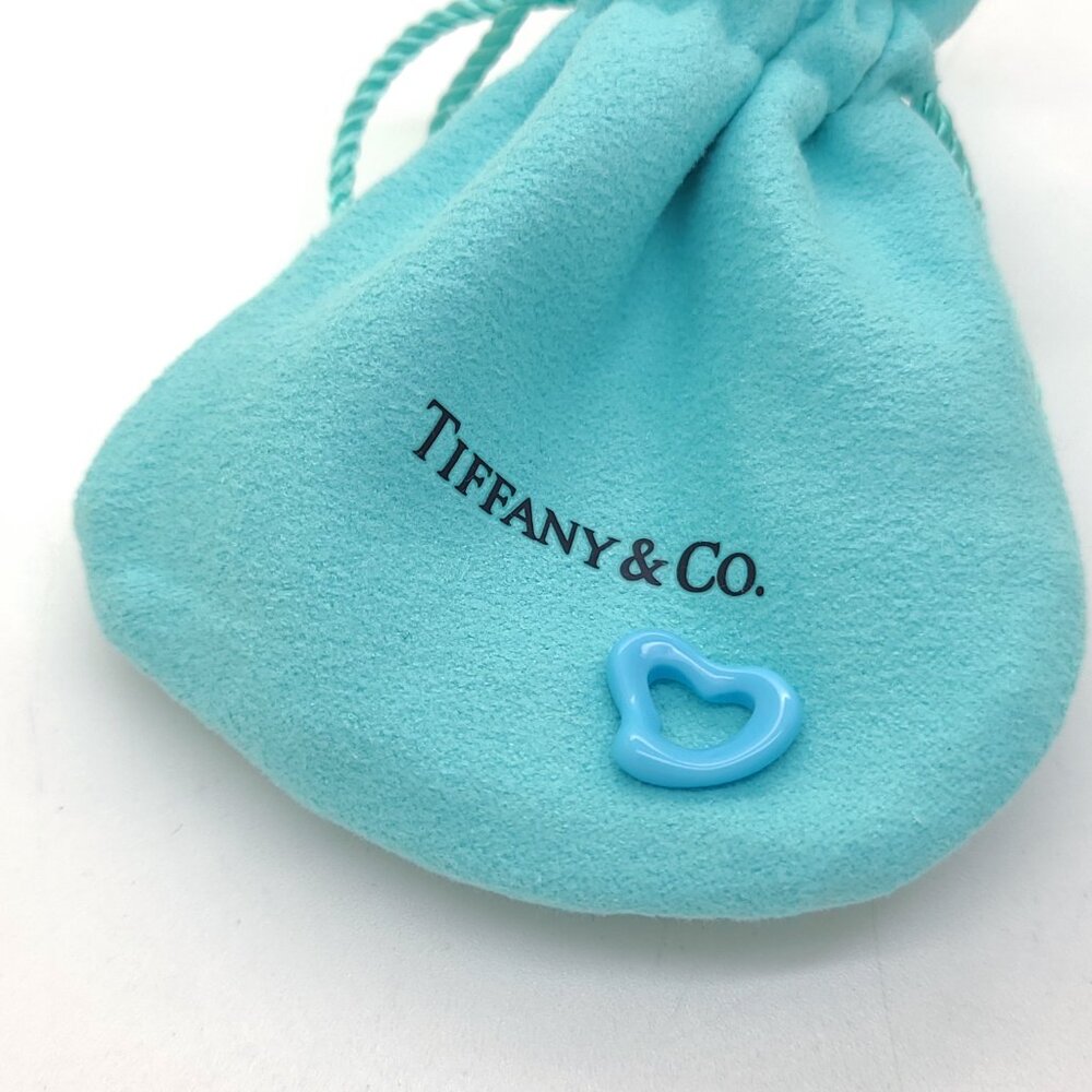 Tiffany & Co. Elsa Peretti Blue Turquoise Carved Small Open Heart Pendant Pouch